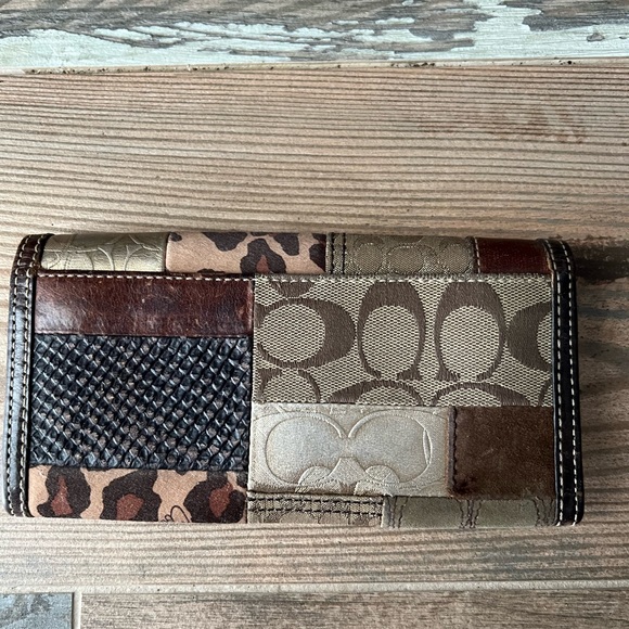 Womens Coach Wallet - Picture 2 of 3